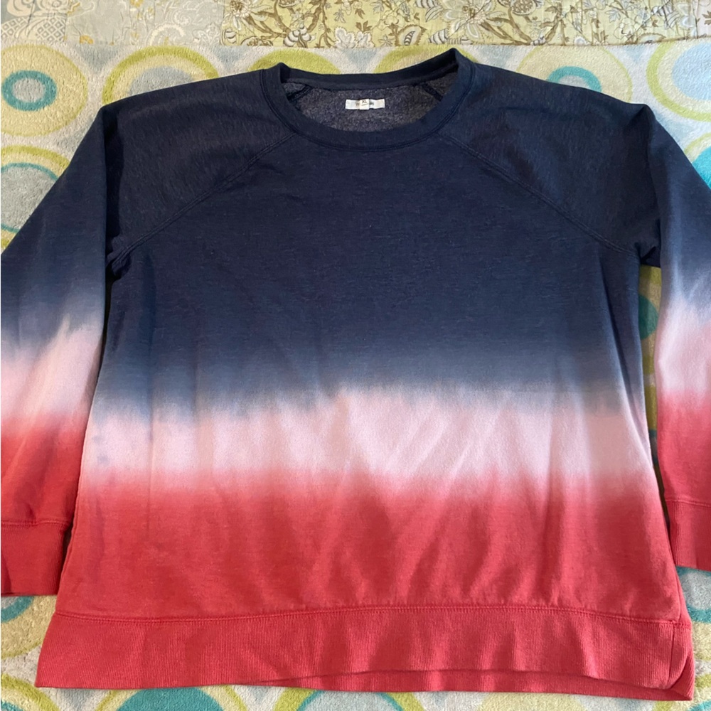 Maunces Women’s XL Ombré Rocket Pop Sweatshirt